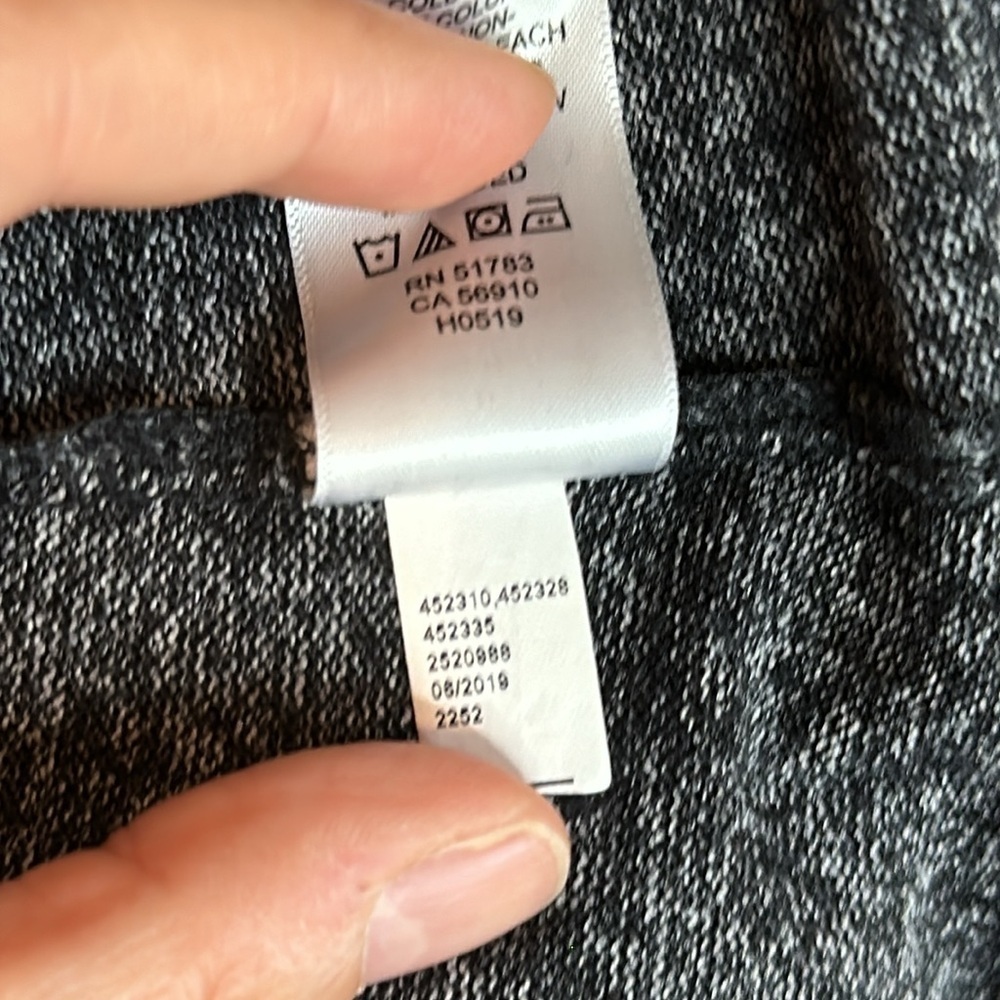 Maurices 24/7 Long Sleeve Tee Size Medium - Picture 17 of 17